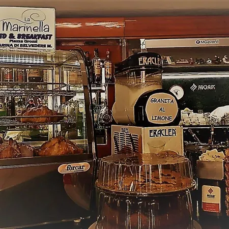 住宿加早餐酒店 La Marinella 贝尔韦代雷