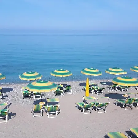 Oda ve Kahvaltı La Marinella