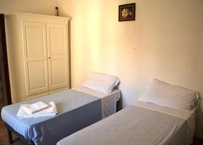 住宿加早餐酒店 La Marinella 贝尔韦代雷