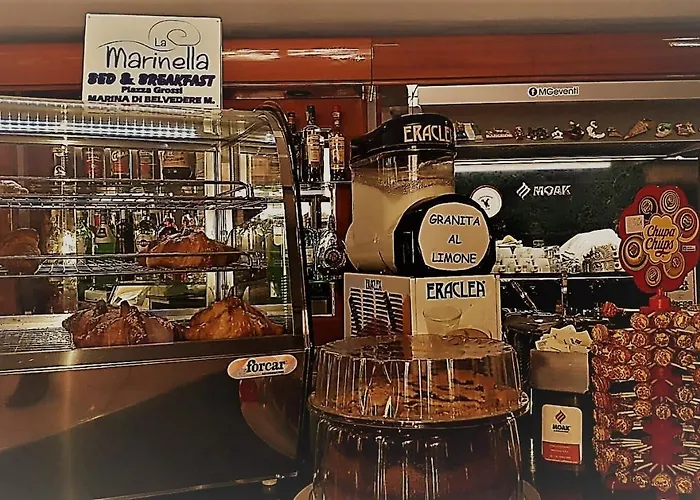 住宿加早餐酒店 La Marinella 贝尔韦代雷