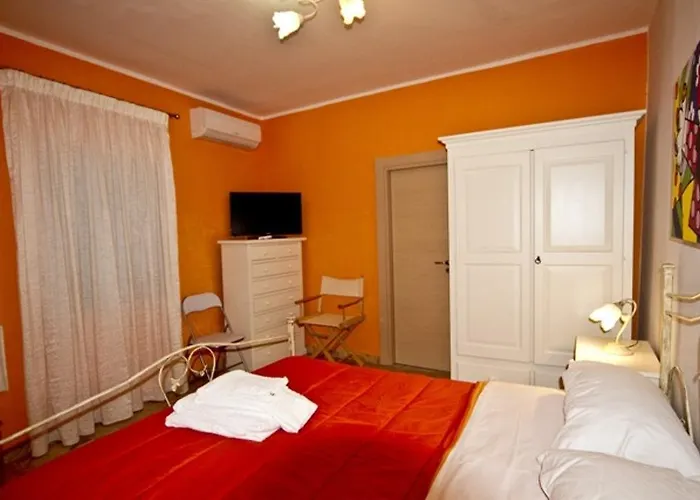 住宿加早餐酒店 La Marinella 贝尔韦代雷