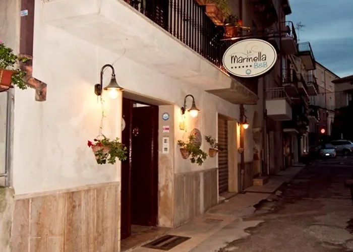 住宿加早餐酒店 La Marinella 贝尔韦代雷