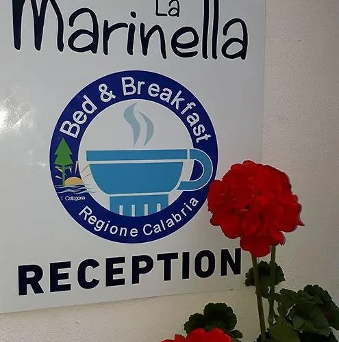 住宿加早餐酒店 La Marinella 贝尔韦代雷